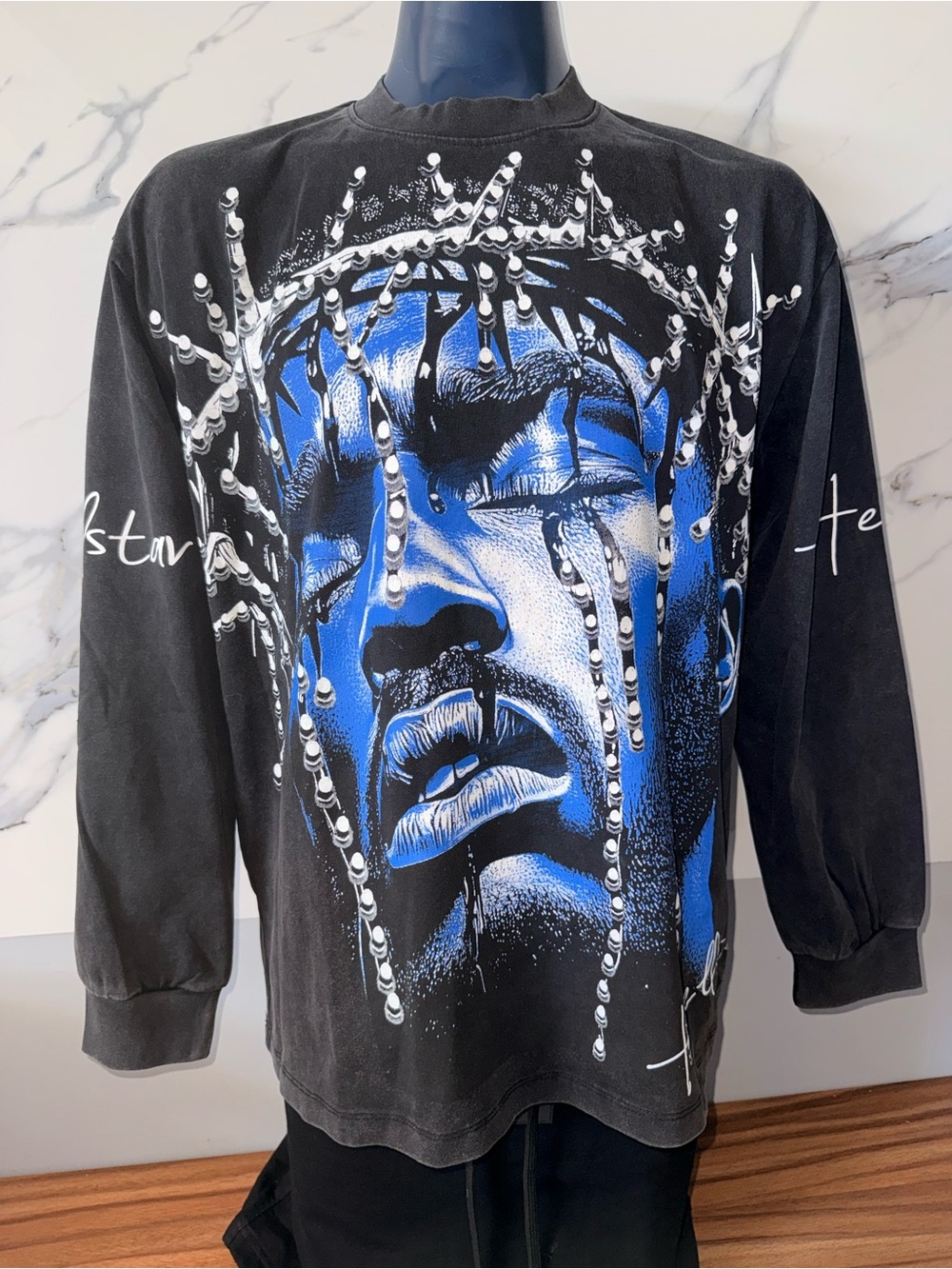 Hellstar Men's Black Long-Sleeve Graphic Sweatshirt with Blue Portrait